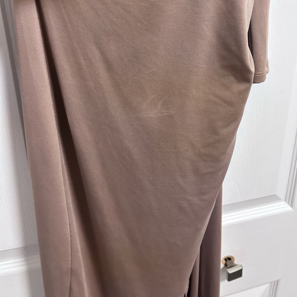 Taupe cut out dress - Picture 8 of 9